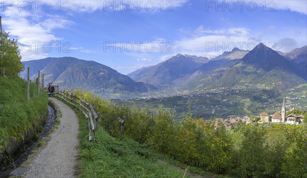 View from the Schenner Waalweg to the church of St.Georgen
