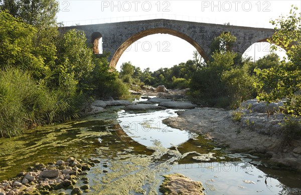 Pont Julien