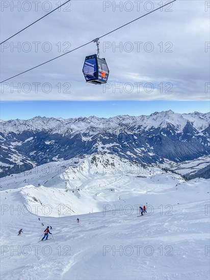 Downhill from the Wedelhuette in the Hochzillertal ski area