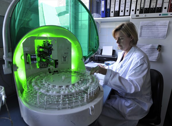 Modern technology in equipment and an assembly line enables the Hygiene Institute