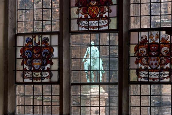 View from the upper town hall hall of the statue of Bismarck next to the cathedral