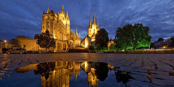 Erfurt Cathedral and Severi Church in the evening