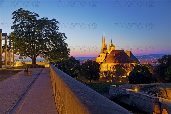 City view with Severi Church and Erfurt Cathedral at dawn