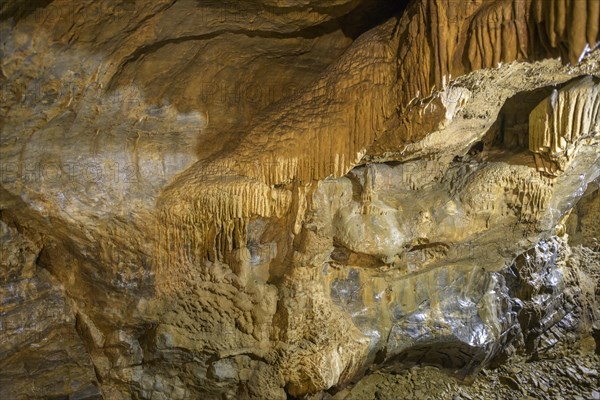 Lurgrotte