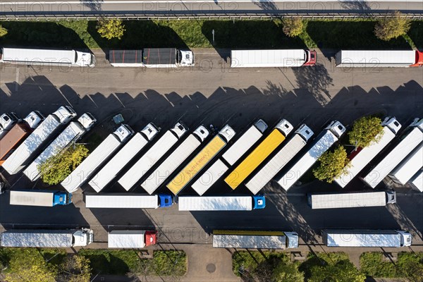 Truck parking on the A6 motorway