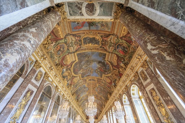 Galerie des Glaces Hall of Mirrors