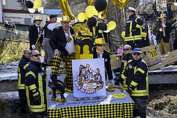 Zuber 100 Jahre Junges Parlament auf dem Fluss Schiltach