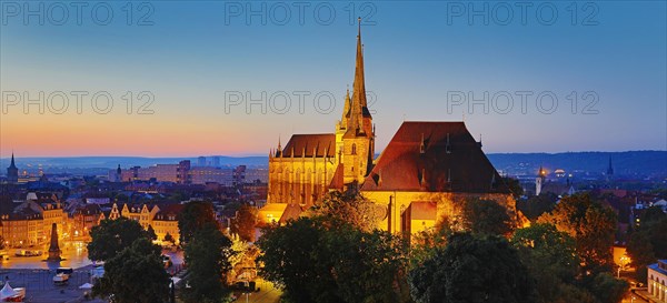 City view with Severi Church and Erfurt Cathedral at dawn