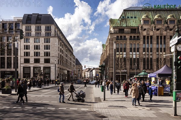 Pedestrian traffic on Koenigsallee