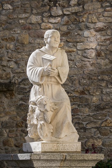 Statue of St Emilion