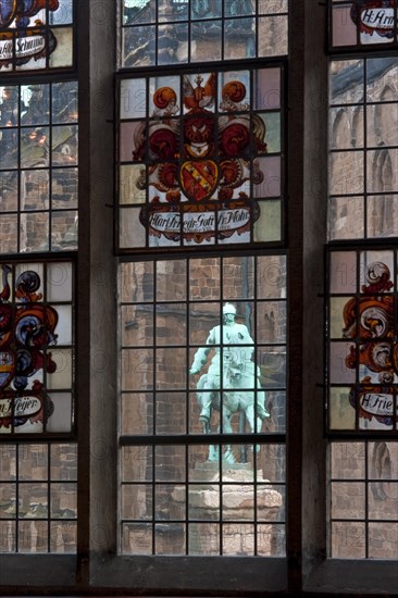 View from the upper town hall hall of the statue of Bismarck next to the cathedral