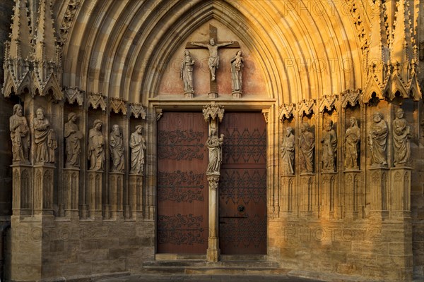 Triangle portal with the twelve apostles