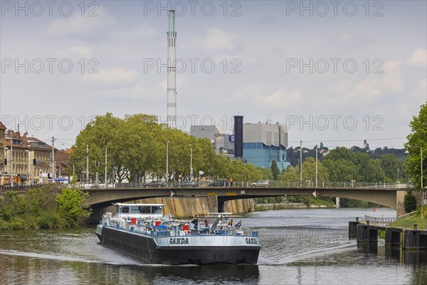 Gas freighter GANDA underway on the Neckar federal waterway