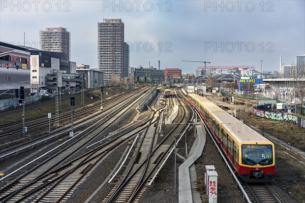 S-Bahn and infrastructure at Warschauer Strasse station