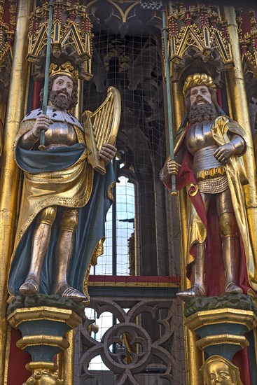 Figures at the Beautiful Fountain: left King David right Julius Caesar