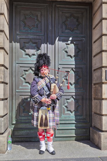 Bagpiper