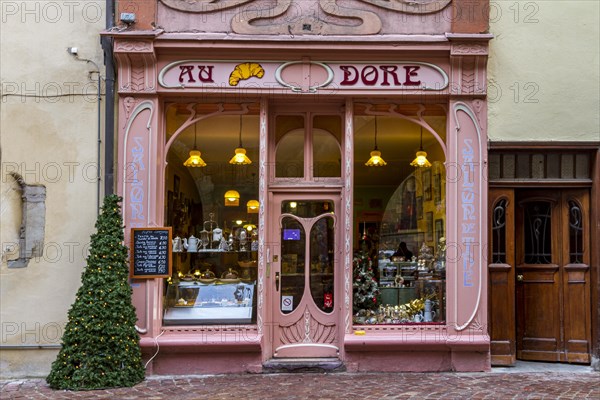 Shop window of Cafe Au Dore