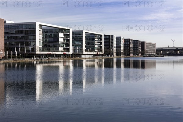 Volksbank Rhein-Ruhr im Innenhafen