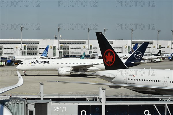 Taxiing and parking aircraft on the east apron