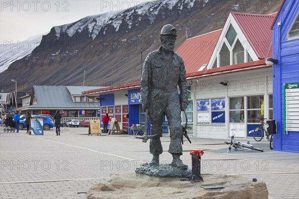 Statue The Miner