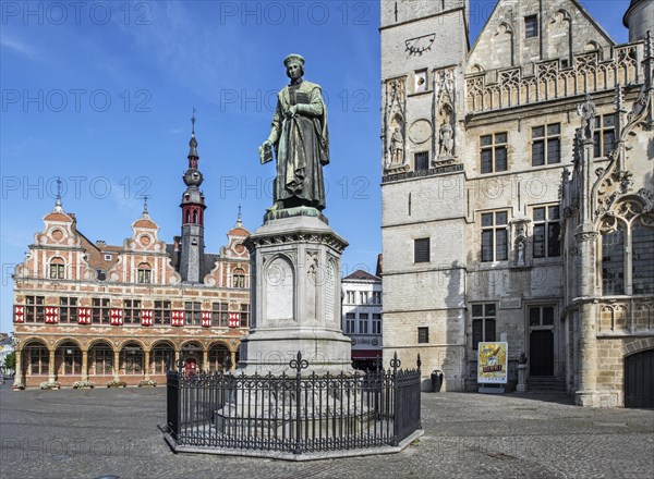 Statue of the medieval printer Dirk Martens