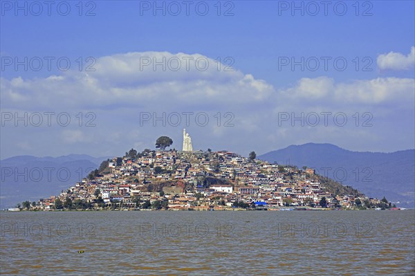 40 meter tall statue of Jose Maria Morelos