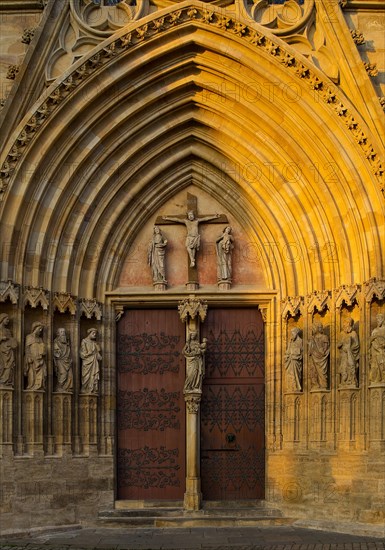 Triangle portal with the twelve apostles