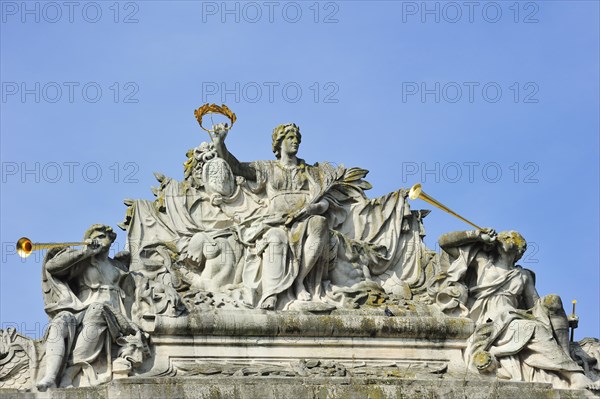 Sculpture of Baroque figures