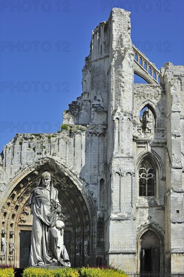 Statue and ruins of the Abbey of Saint-Bertin