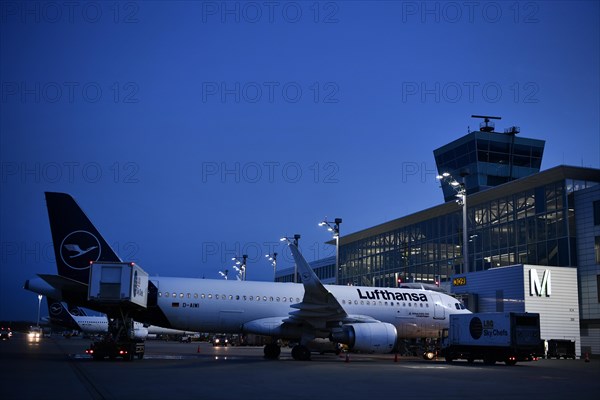 Lufthansa New Livery Airbus A320-200 on position in front of satellite