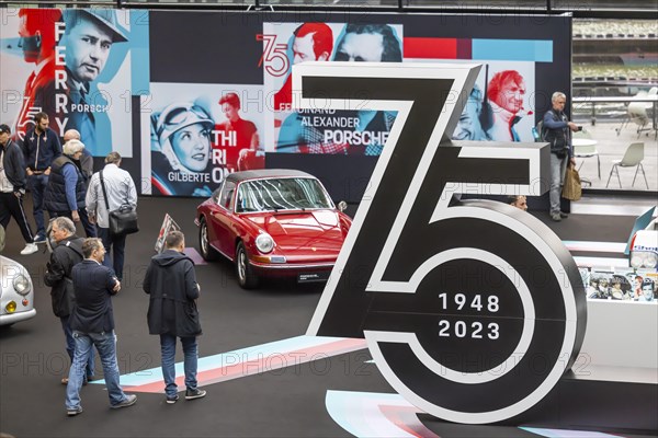 Retro Classics classic car fair with historic vehicles and a wide range of exclusive cars