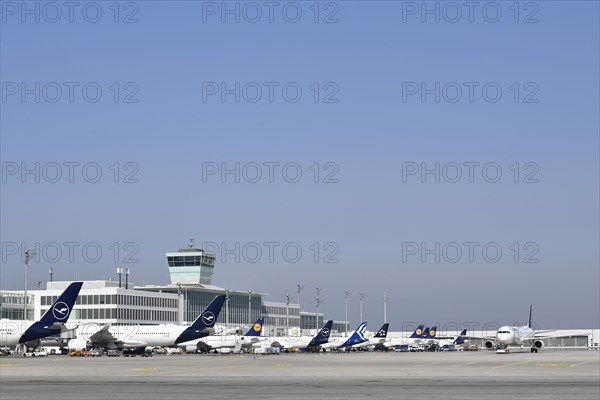 Overview of Apron East with Lufthansa aircraft