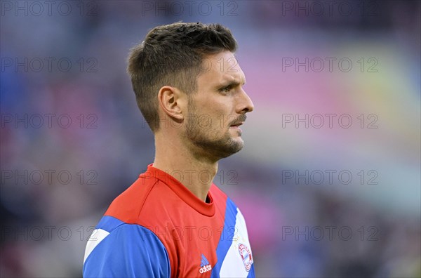 Warm-up training goalkeeper Sven Ulreich FC Bayern Munich FCB