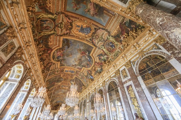 Galerie des Glaces Hall of Mirrors