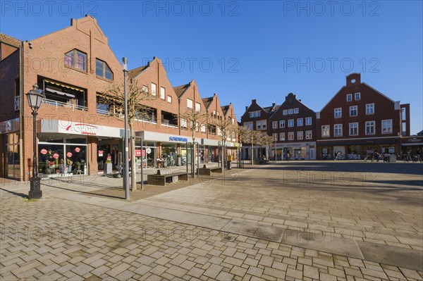 Commercial building on the market square