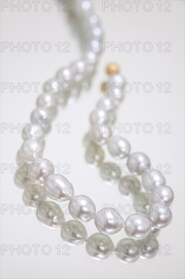 Light grey pearl necklace
