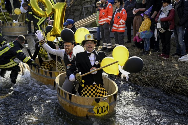 Zuber 100 Jahre Junges Parlament auf dem Fluss Schiltach