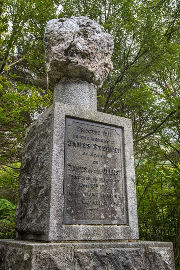 Monument where James of the Glen