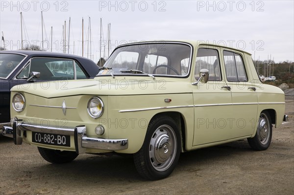 Renault 8