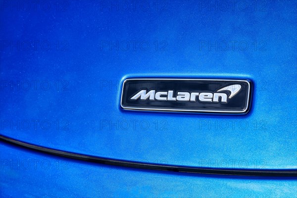 McLaren emblem on 765LT