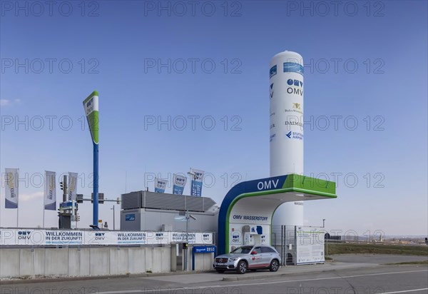 Hydrogen filling station with F-Cell car at the airport