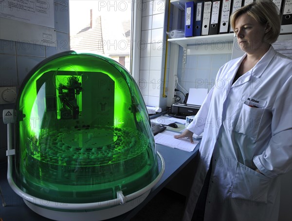 Modern technology in equipment and an assembly line enables the Hygiene Institute