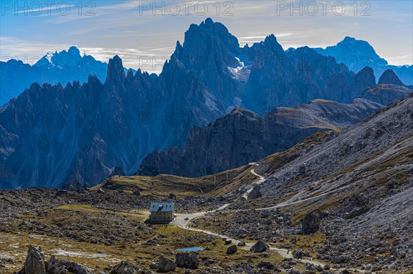 Lavaredo Hut, behind the peaks of the Cadini di Misurina, Dolomites, South Tyrol, Italy, Europe