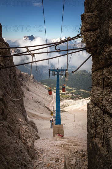 Gondola lift to Forcella Staunies, Monte Cristallo group, Dolomites, Italy, Dolomites, Italy, Europe