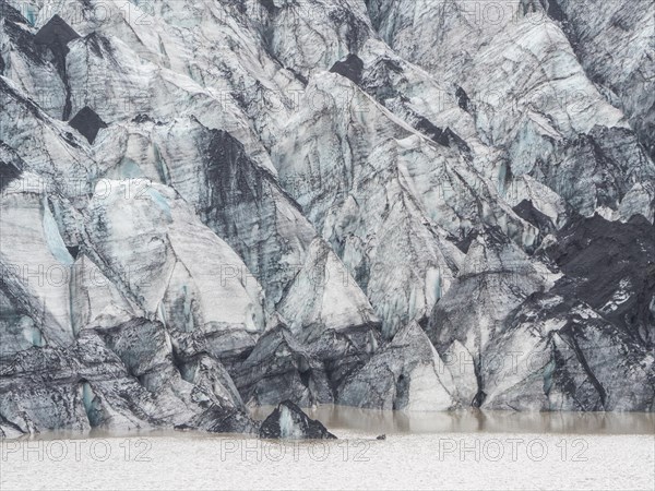 Glacier, glacier lagoon, Solheimajoekull, Solheimajoekull, glacier tongue of Myrdalsjoekull with inclusion of volcanic ash, near Ring Road, Suourland, South Iceland, Iceland, Europe