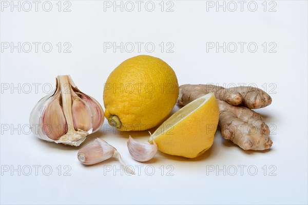 Ingredients for lemon garlic cure, lemon, garlic, ginger