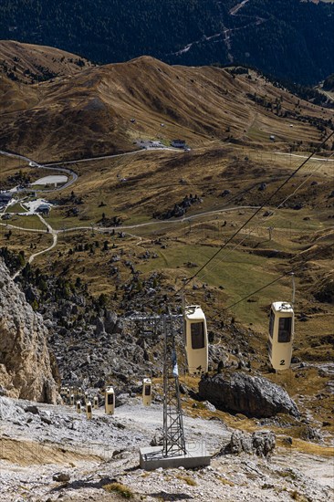 Gondola from the Sella Pass to the Sassolungo Pass, Dolomites, South Tyrol, Italy, Europe