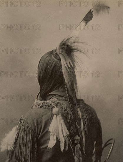 Indian, Omaha, dancing bonnet and hair ornament, feather, after a picture by F.A.Rinehart, 1899, Omaha are a North American Indian tribe from the Dhegiha branch of the Sioux language family, Historic, digitally restored reproduction of an original from the period