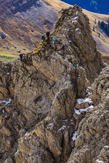 Climbers on the Innerkoflerturm, view from the Langkofelscharte, Sella Pass, Dolomites, South Tyrol, Italy, Europe