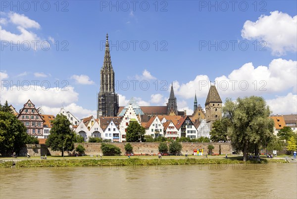 City view with Danube, Ulm Cathedral with Metzgerturm, the modern glass pyramid of the Central Library and buildings of the old town, Ulm, Baden-Wuerttemberg, Germany, Europe